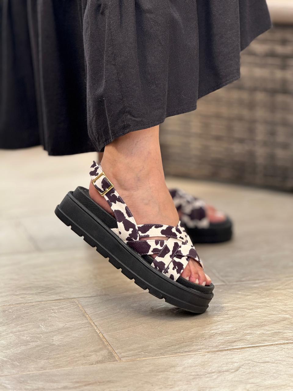 WildStep™ – Sandalias plataforma con estampado animal print